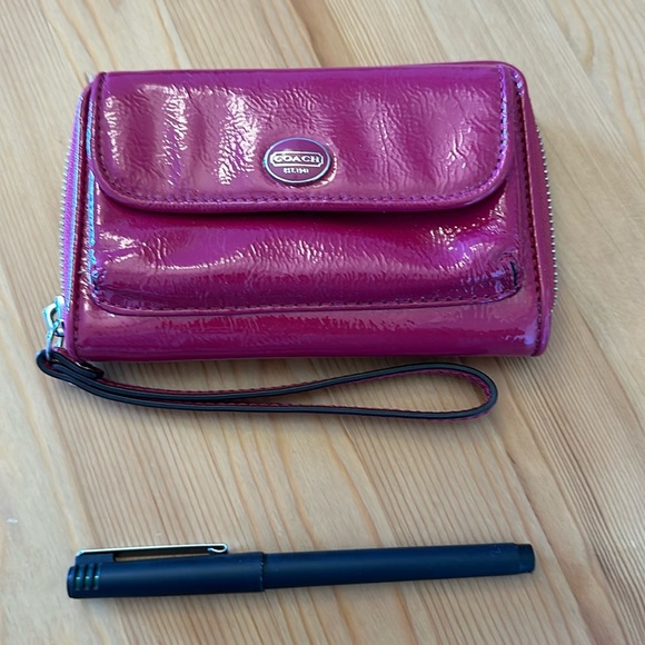 Coach Handbags - Coach patent leather wristlet